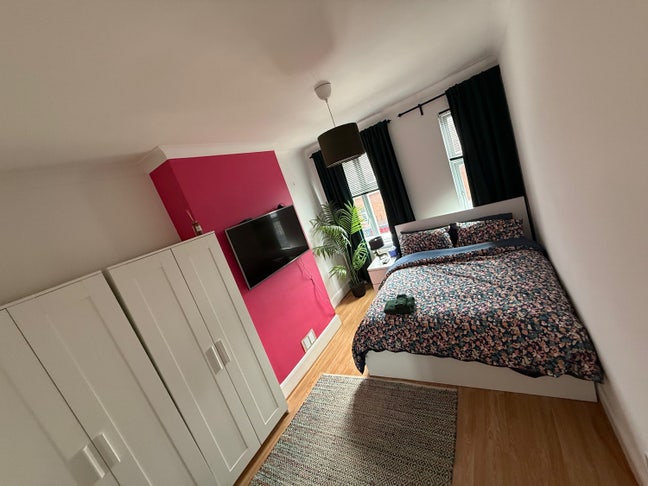 Room available  Main Photo