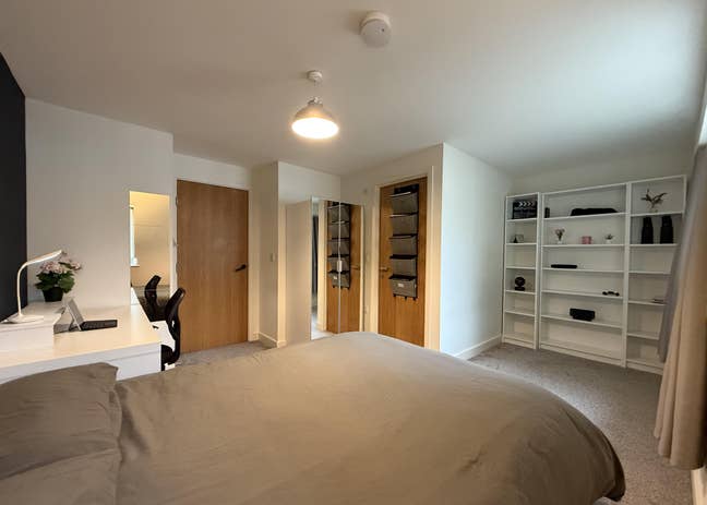 Ensuite Double Room in Central Milton Keynes  Main Photo