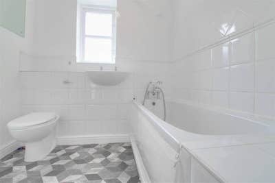 This home is very peaceful, quite and friendly.  Main Photo