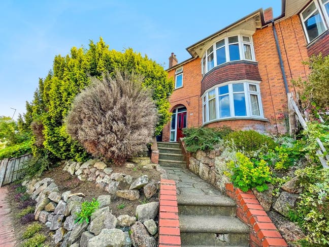 Single room £500 (or Double sharing £300 each) Main Photo
