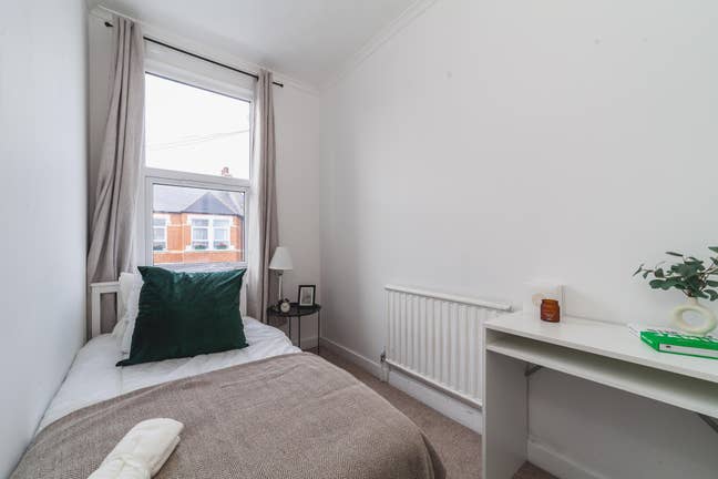 Single Room Available Now in Period Home £775 Inc  Main Photo