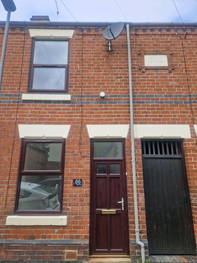 3 Bed Newly Refurbished House Main Photo