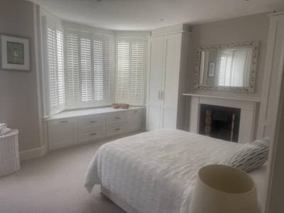 Lovely double room in spacious home Main Photo