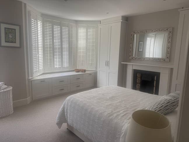 Lovely double room in spacious home Main Photo