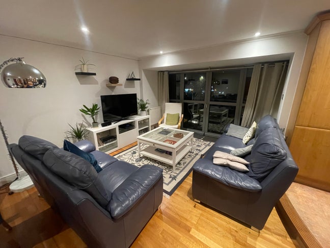 Ensuite Flat available to rent for month of Oct! Main Photo
