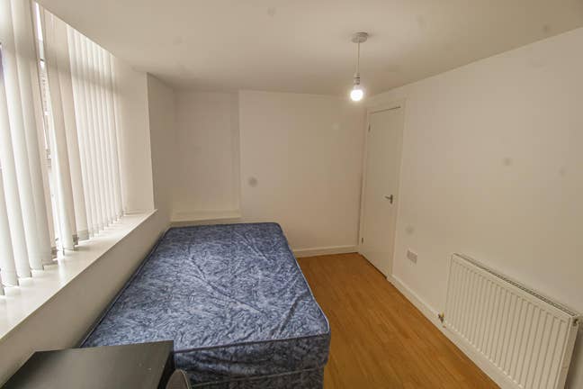 ** Student Room ** Available 8Th October **  Main Photo