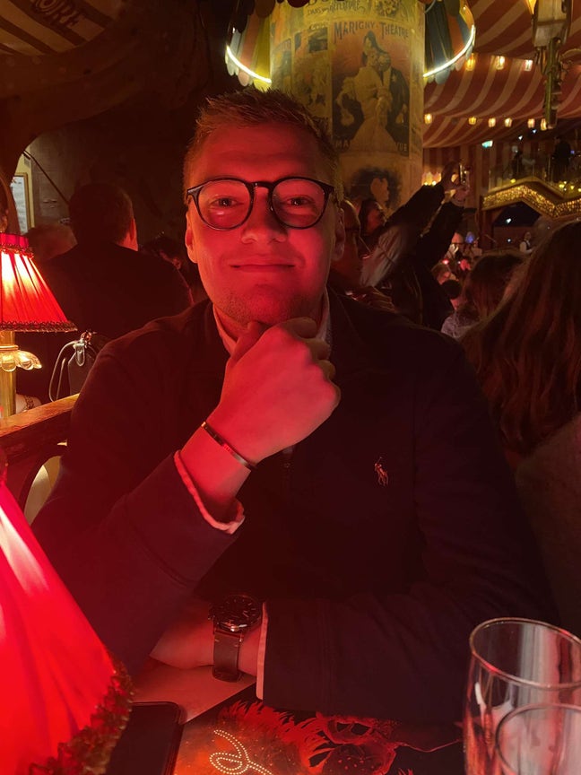 looking for a double room / buddy up Main Photo