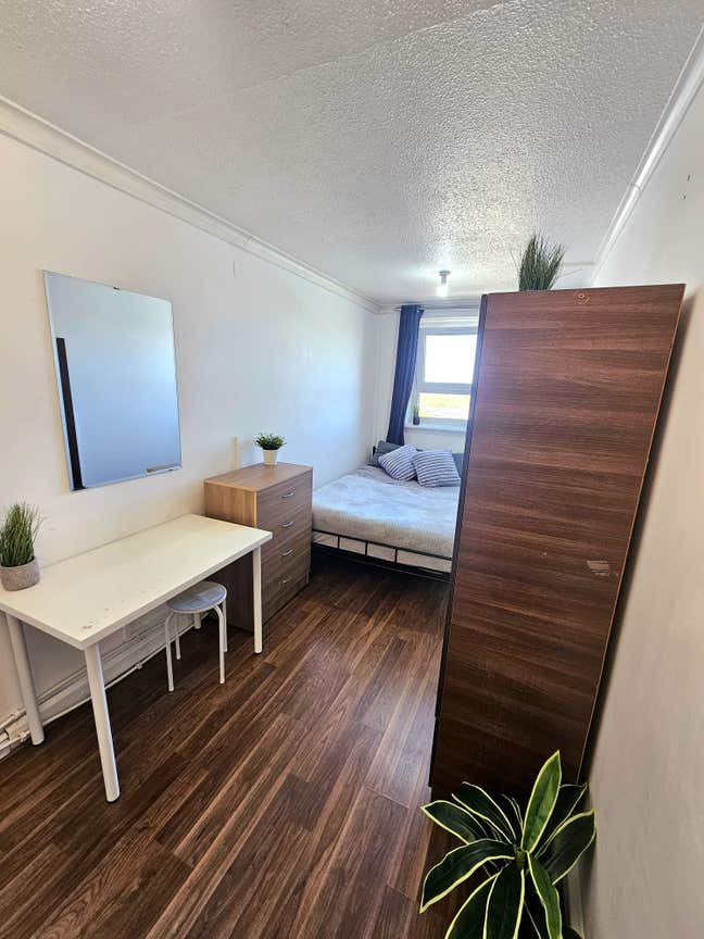 Bow/Victoria Park*New Property Availble Main Photo