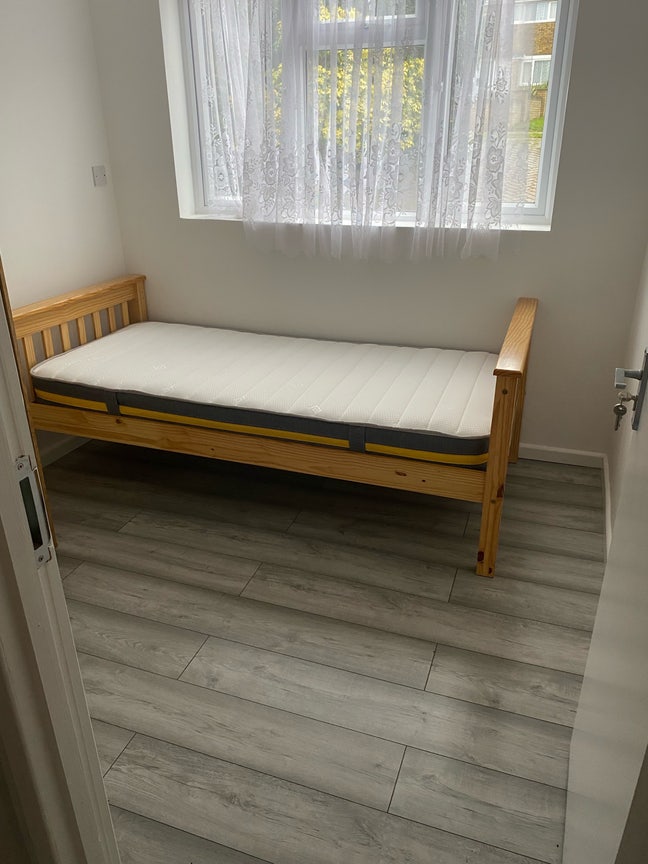 Single Room Available Main Photo