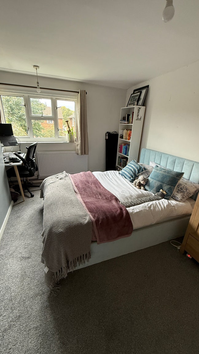Double room available in Abingdon £700/pcm Main Photo