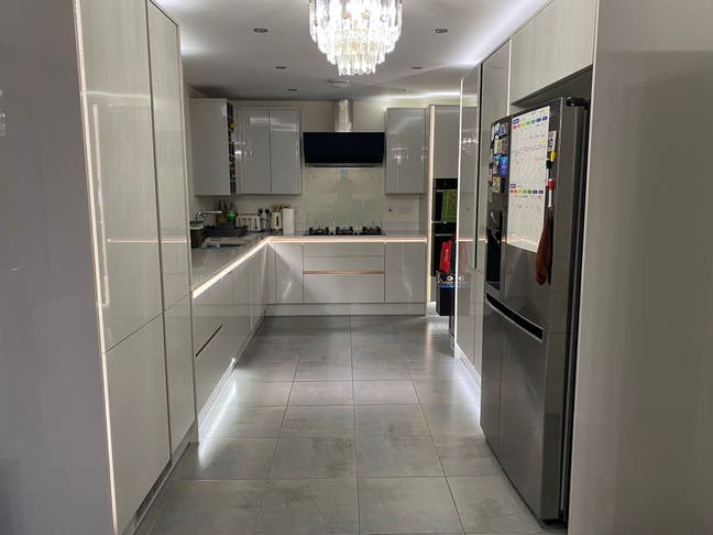 Double Room for let in a lovely home Main Photo