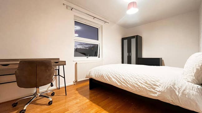 Well Furnished Room, Smart TV, ALL Bills, FAST🛜 Main Photo
