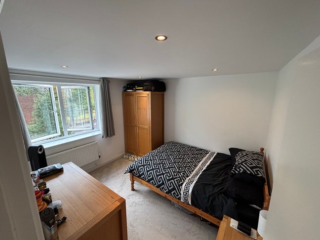 Double room in sunny 3 bed flat near Brixton  Main Photo