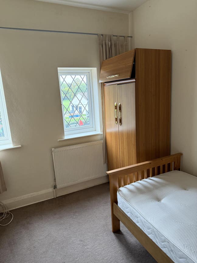 Spare Single Room to Rent Main Photo