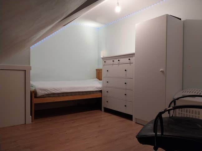 Two double bed room with specious aprtment Main Photo