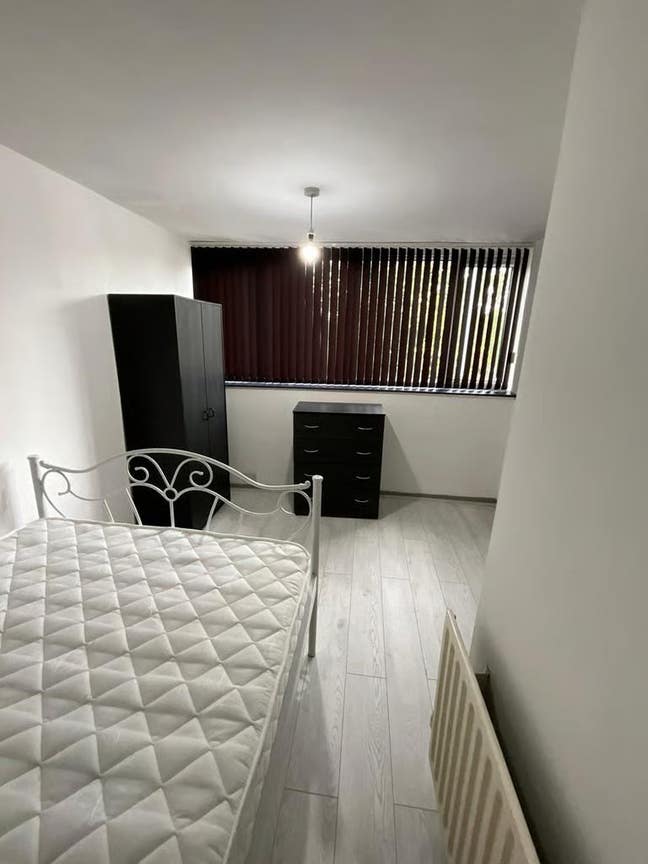 Seperate & Spacious 3 Bed Flat for Rent – LS3  Main Photo