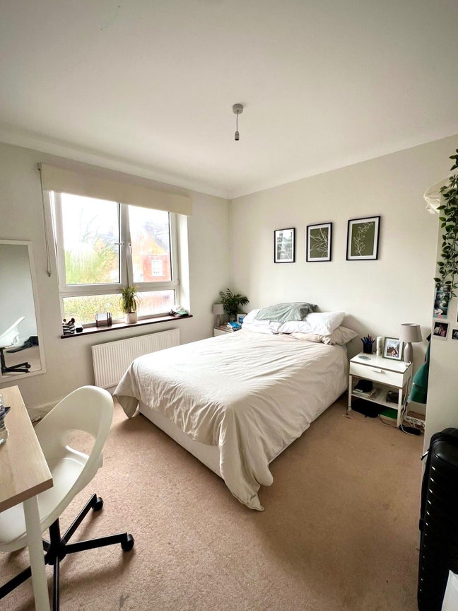 Double bedroom with own bathroom Main Photo