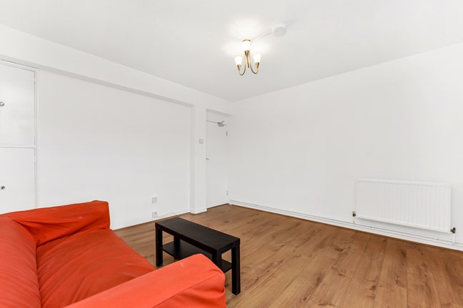 Spacious 3 Bed Flat Available in Limehouse! Main Photo