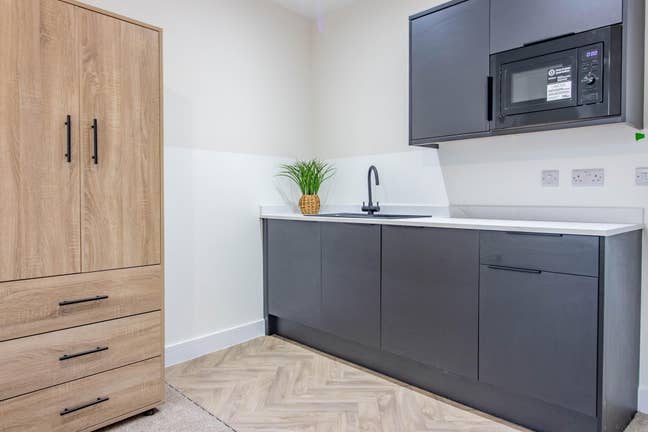 BRAND NEW, Bespoke Studio En-Suite Double Rooms! Main Photo