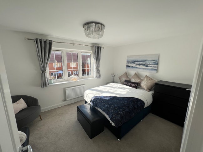 Old Harlow King Size Room/Ensuite Main Photo