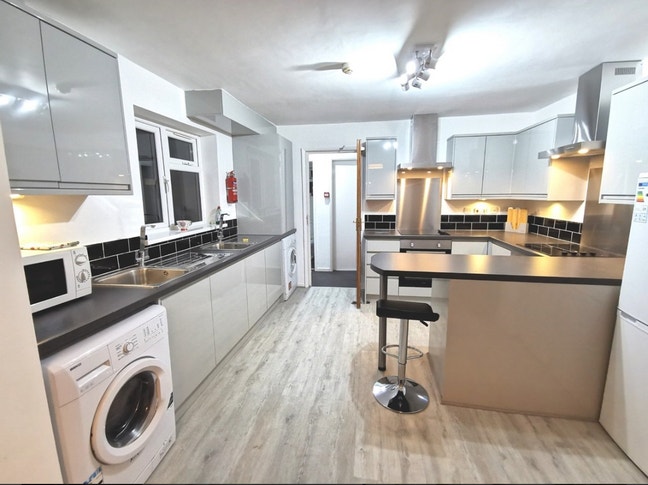Room available in leamington spa- Warwick students Main Photo