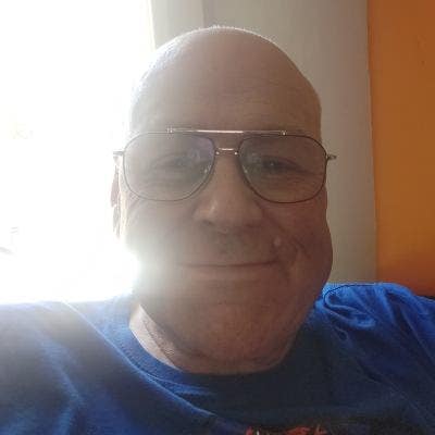 61 year old Male seeks a double room Main Photo