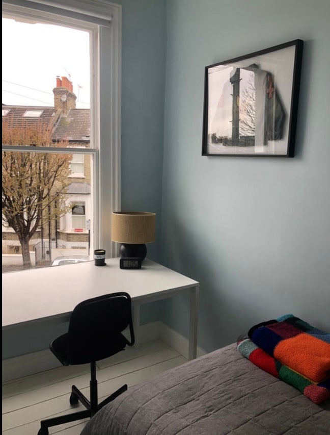 Mon-Friday Only . Female Lodger. Sunny Single Room Main Photo