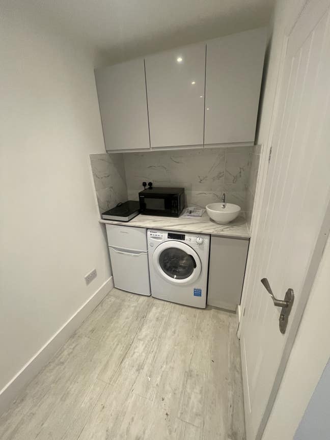 New Studio Flat - Gants Hill Main Photo
