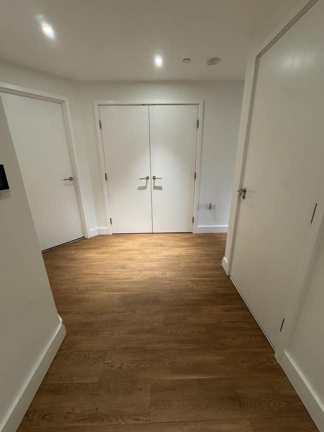 Spacious Room Available in 2-Bedroom Flat – £850 Main Photo