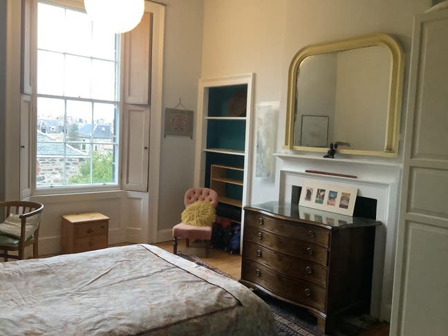 Spaceous room in large house near the sea Main Photo