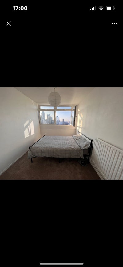 Thames water view, 23rd floor flat double room  Main Photo