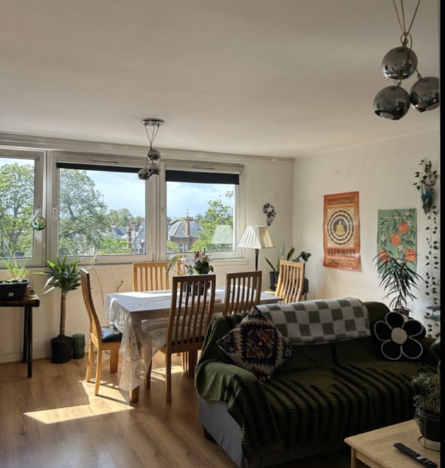 Room to Rent in West End  Main Photo