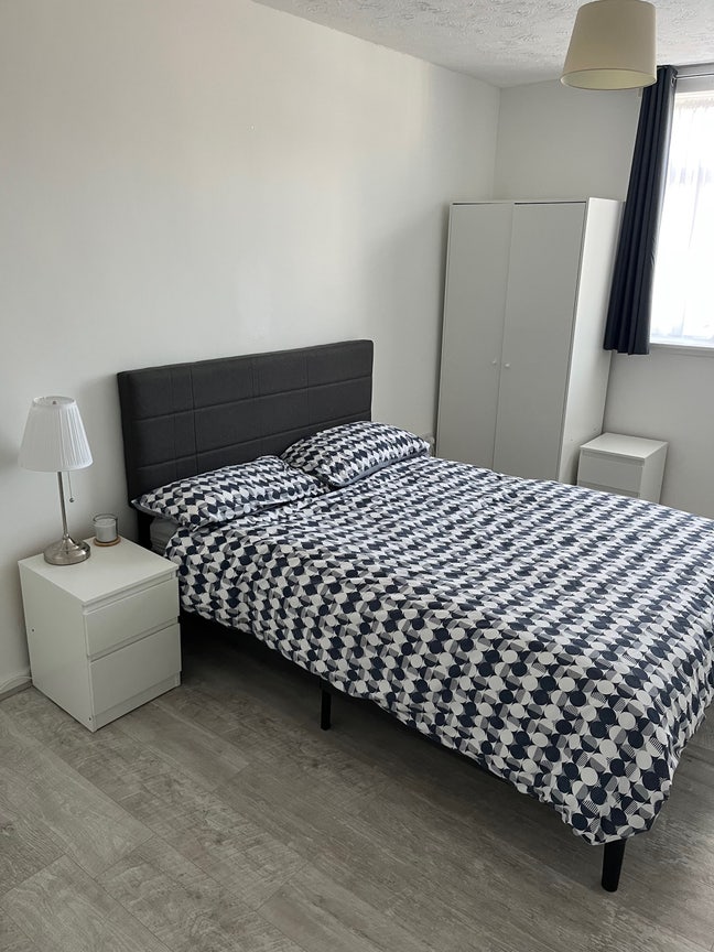 Large double room Baguley Main Photo