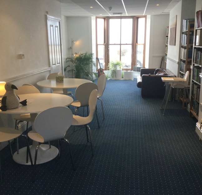 Single Room Available in Guest House Main Photo