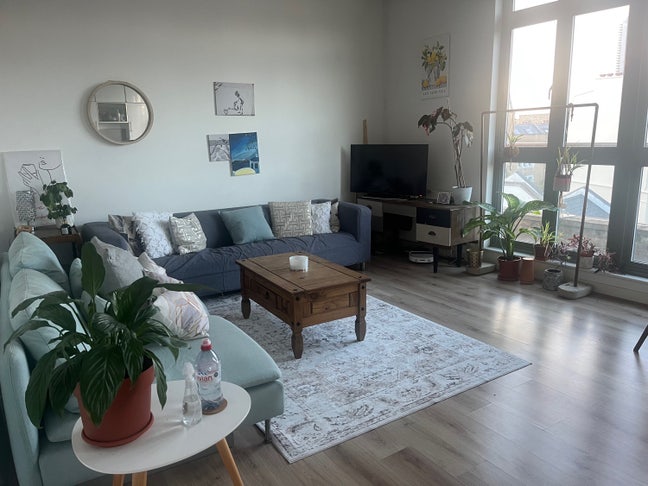 Top floor 2B2B flat - Double room, private bath Main Photo