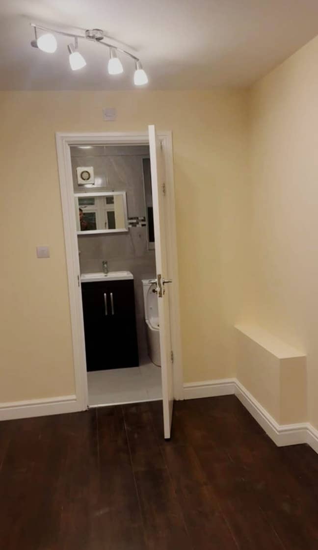 En-Suite room available in RM12  Main Photo