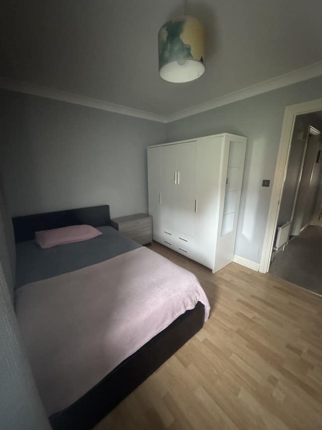 Double room to rent in share house(&pound;800 bills inc) Main Photo