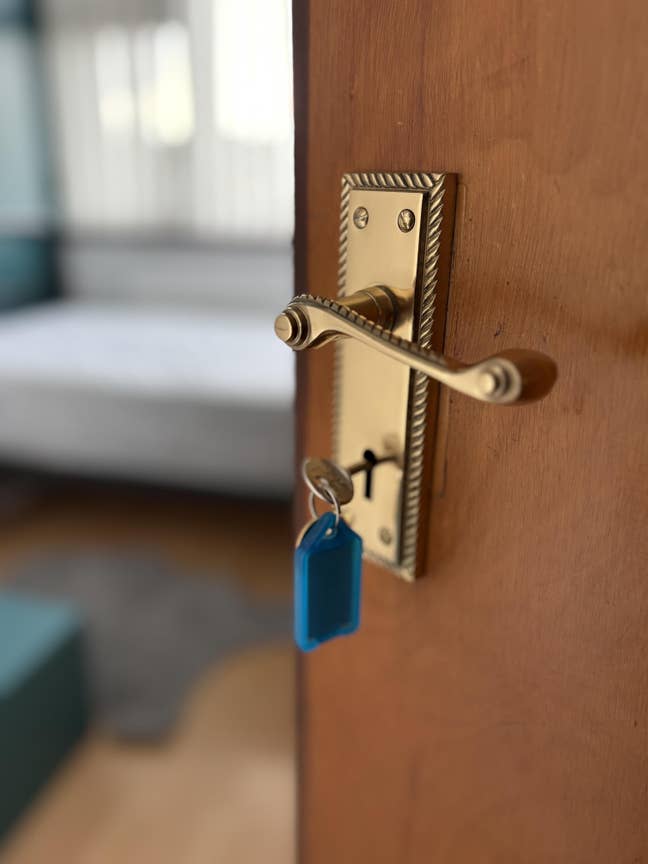 ✨ Room for Rent – Great Location! ✨ Main Photo