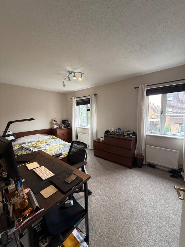 Double room in small house share Main Photo
