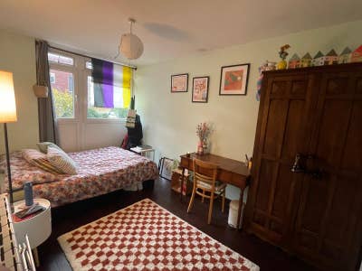 Room in cosy 3-bed Brixton house! Main Photo