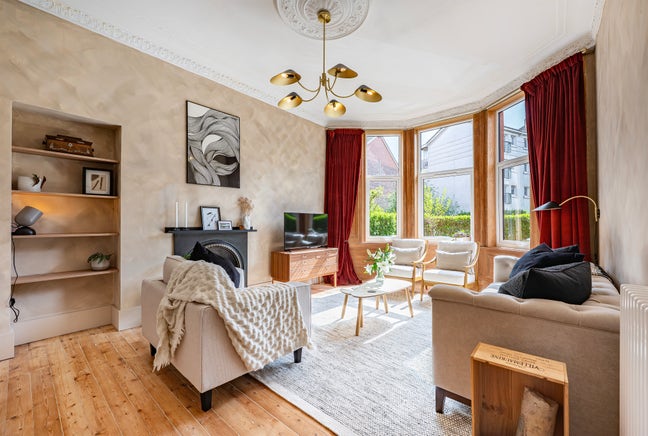 Double Bed in beautiful tenement flat Main Photo