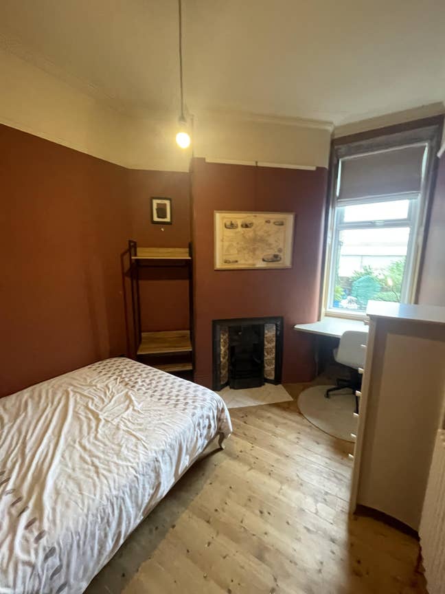 Double Bed in beautiful tenenment flat Main Photo