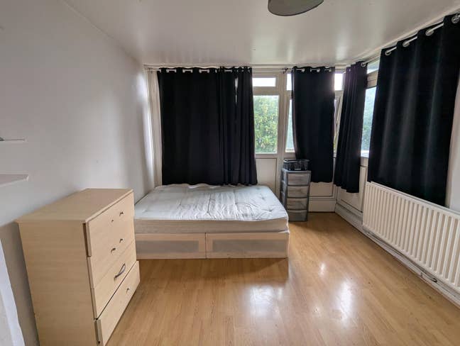 Large Couple Room in Whitechapel- East London Main Photo