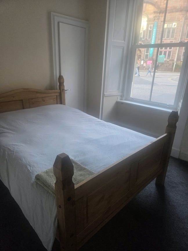 Room in the  ❤️ of Edinburgh.  Main Photo