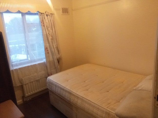 Room available for Rent Main Photo