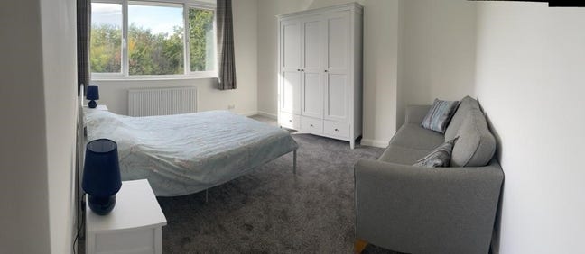 Spacious Double Room (bills included) Main Photo