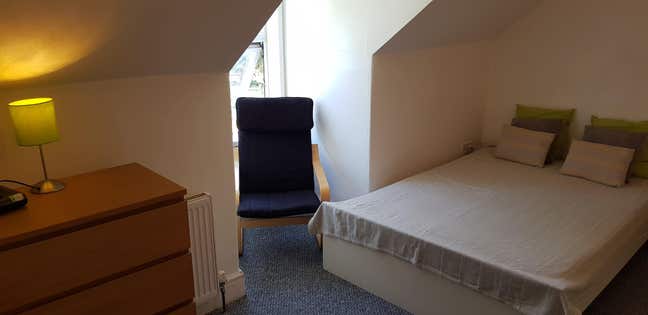  Quirky Loft Studio w/ensuite.All bills included. Main Photo