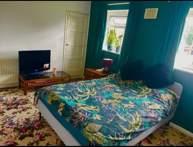 Double room in Hyde Main Photo