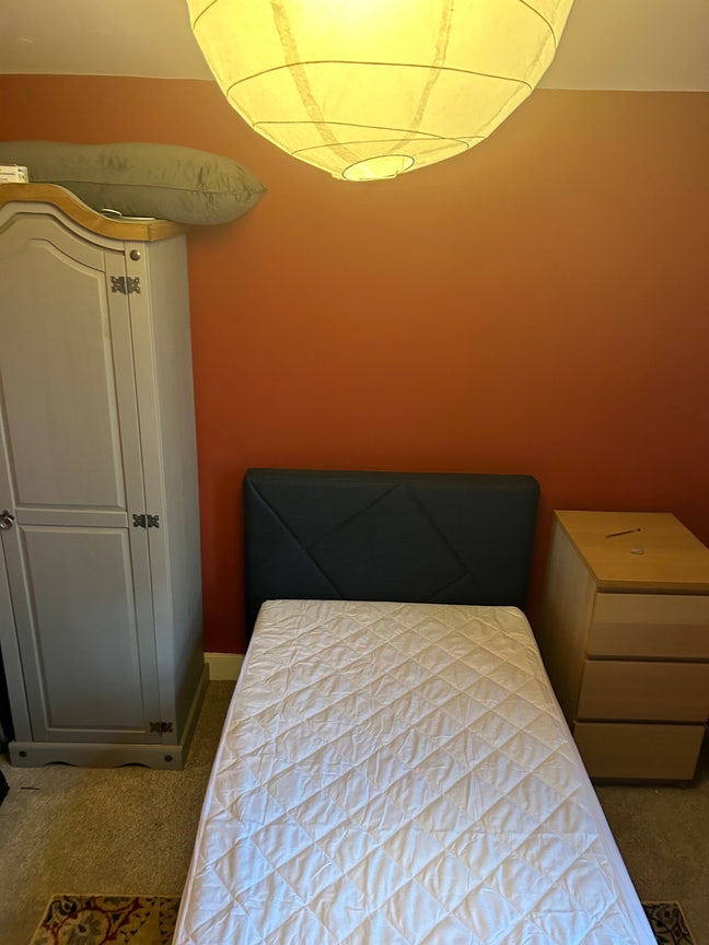 Single Room All bills inc  Main Photo