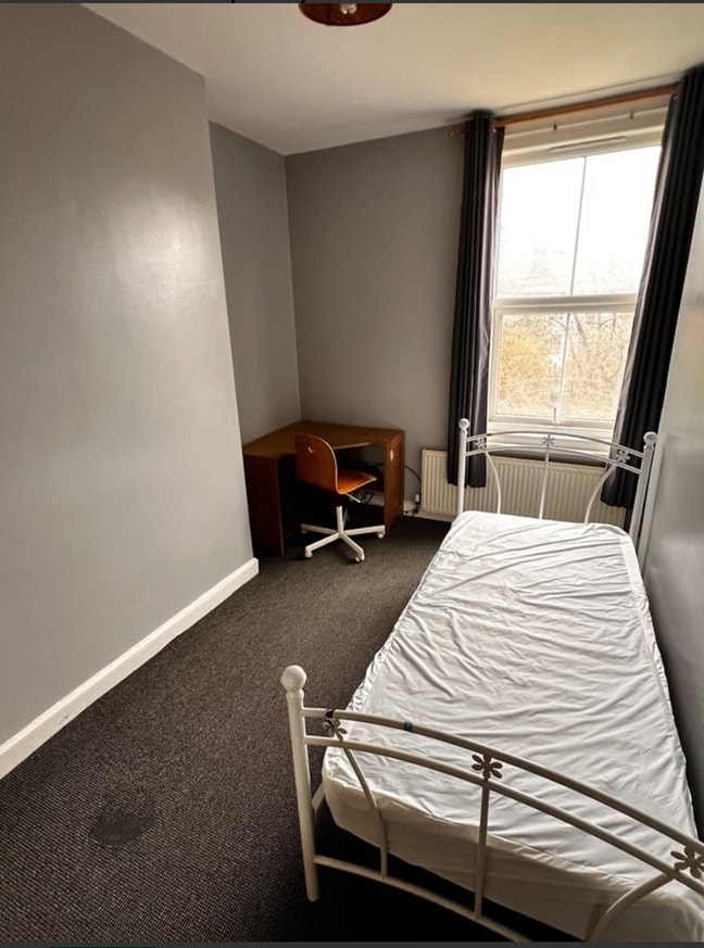 Single room off Oxford Road Main Photo